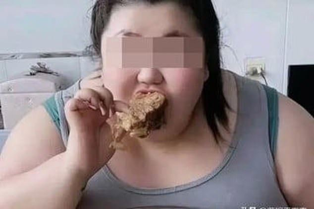 Rách dạ dày trong lúc mukbang 10kg thực phẩm, nữ KOL tử vong- Ảnh 1.