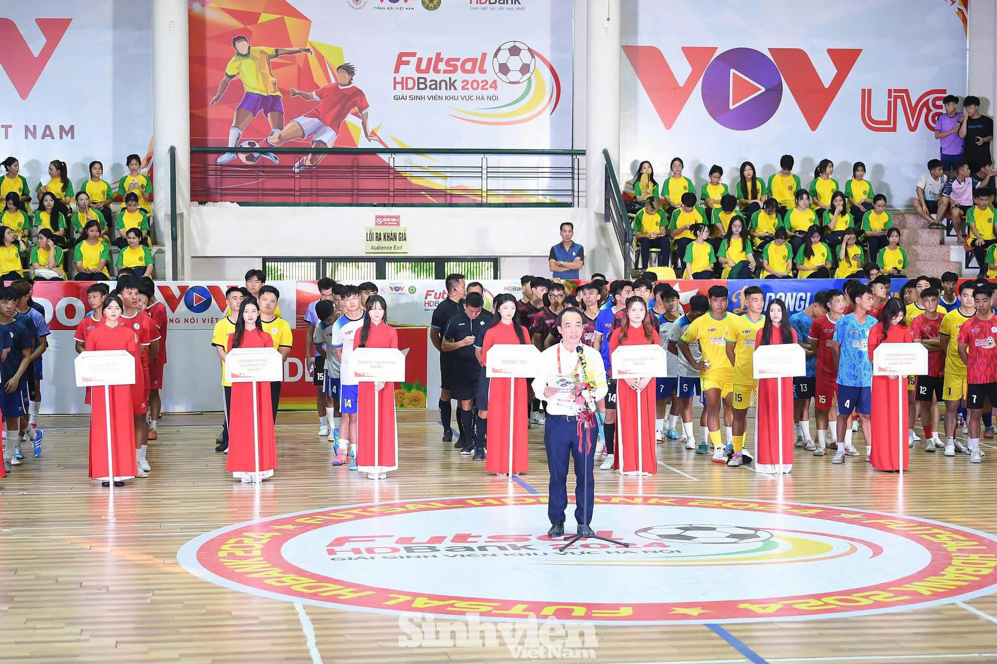 Giải Futsal Sinh viên khu vực Hà Nội 2024 - chuyên môn cao, chuyên nghiệp từ khâu tổ chức- Ảnh 3.