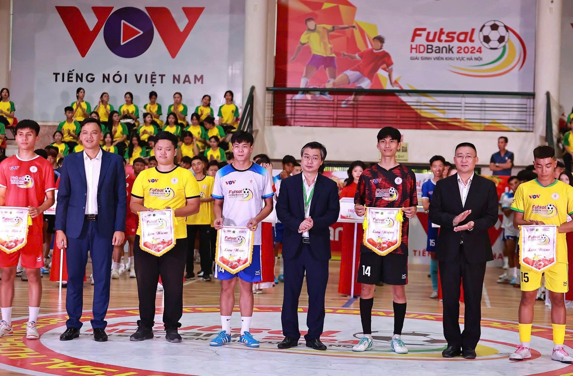 Giải Futsal Sinh viên khu vực Hà Nội 2024 - chuyên môn cao, chuyên nghiệp từ khâu tổ chức- Ảnh 4.