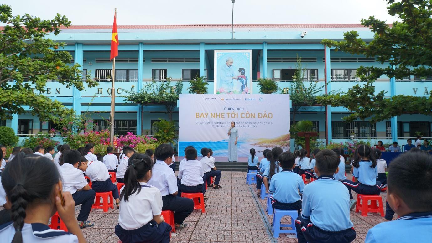 Hơn 2.000 học sinh Côn Đảo tích cực tham gia trải nghiệm tái chế rác thải- Ảnh 1.