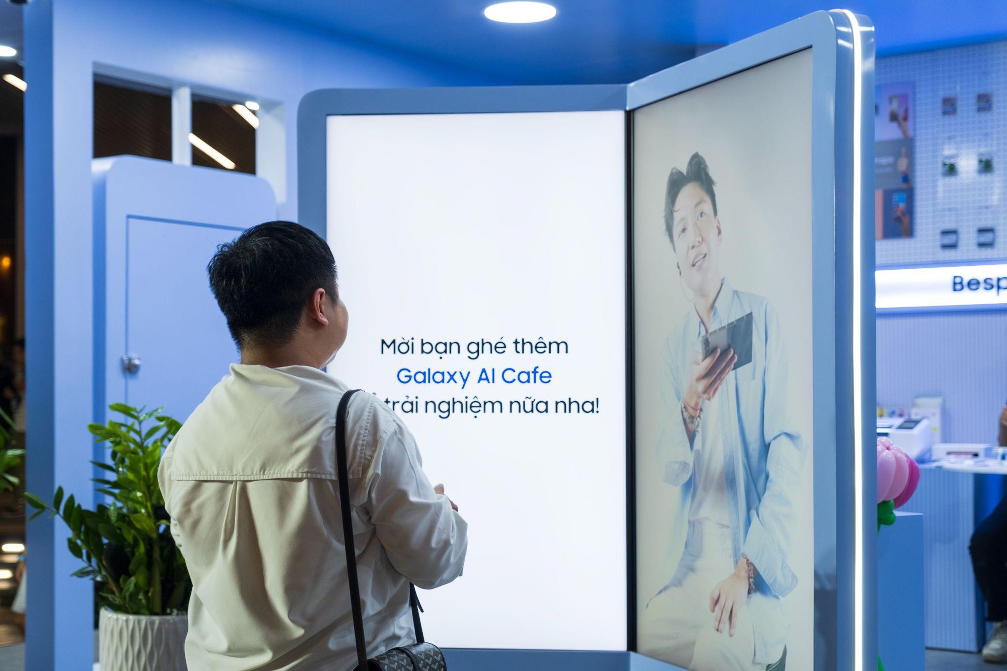 Giới trẻ nói gì về quán "cà phê công nghệ" Interactive Galaxy AI siêu hot tại Saigon Centre?- Ảnh 5.