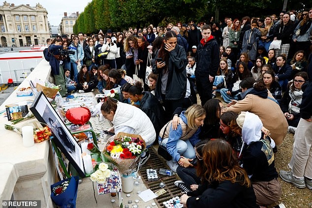 Heartbreaking scenes of Liam Payne's memorial around the world - Photo 19.