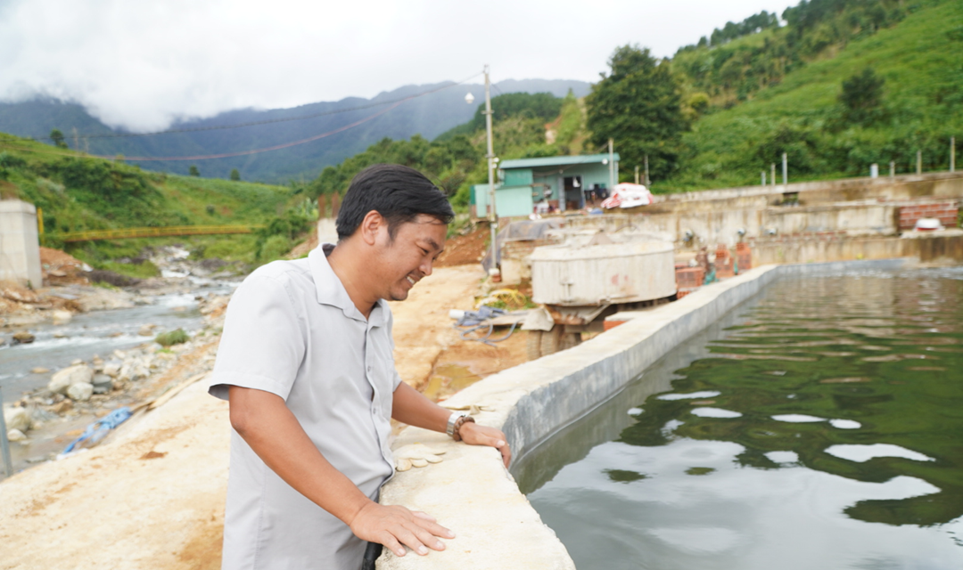 Anh nông dân "phát tài" nhờ nuôi cá ngoại quốc theo cách lạ cứ thế kiếm 22 tỷ đồng- Ảnh 1.