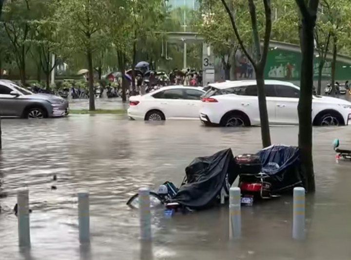 Trung Quốc: Nước biển dâng cao chưa từng thấy, tràn vào nhiều thành phố- Ảnh 2.