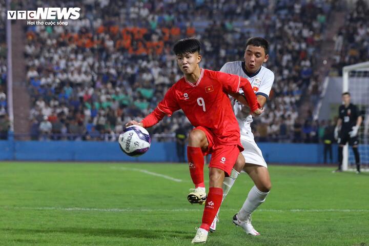 Bỏ lỡ nhiều cơ hội, U17 Việt Nam hòa U17 Kyrgyzstan- Ảnh 2.