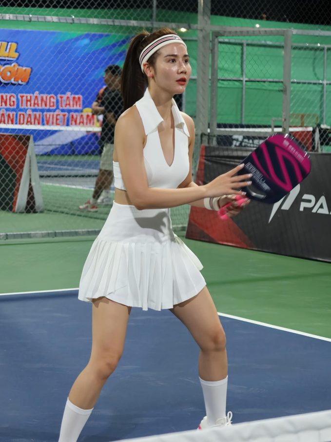 Huyền Lizzie vô địch giải pickleball: Thành quả mỹ mãn sau những ngày chăm chỉ lái xế hộp đi tập- Ảnh 3.