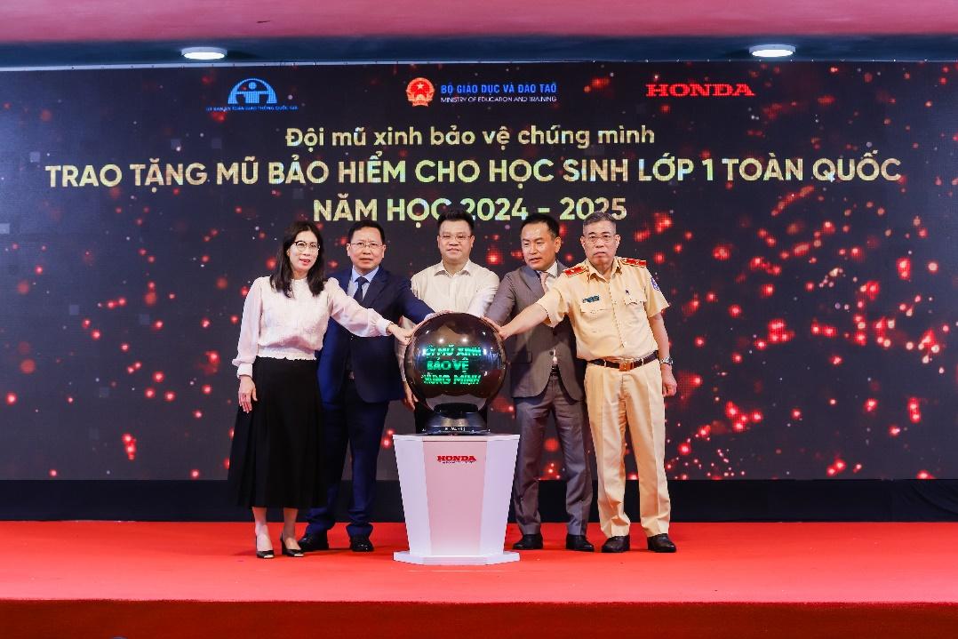 HVN hướng tới: “Trung hòa các-bon năm 2050” và “Không tử vong do tai nạn giao thông năm 2045”- Ảnh 1.