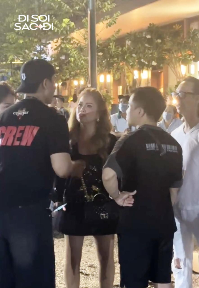 Chị Đẹp bỏ về đêm concert 