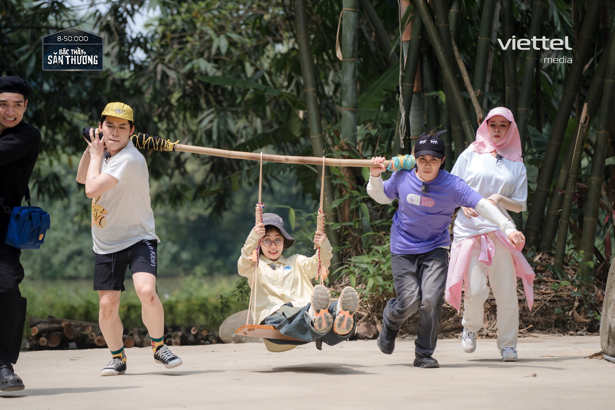 Trường Giang, Hoa hậu Thuỳ Tiên cùng dàn Anh trai, Chị đẹp đổ bộ show mới cực 