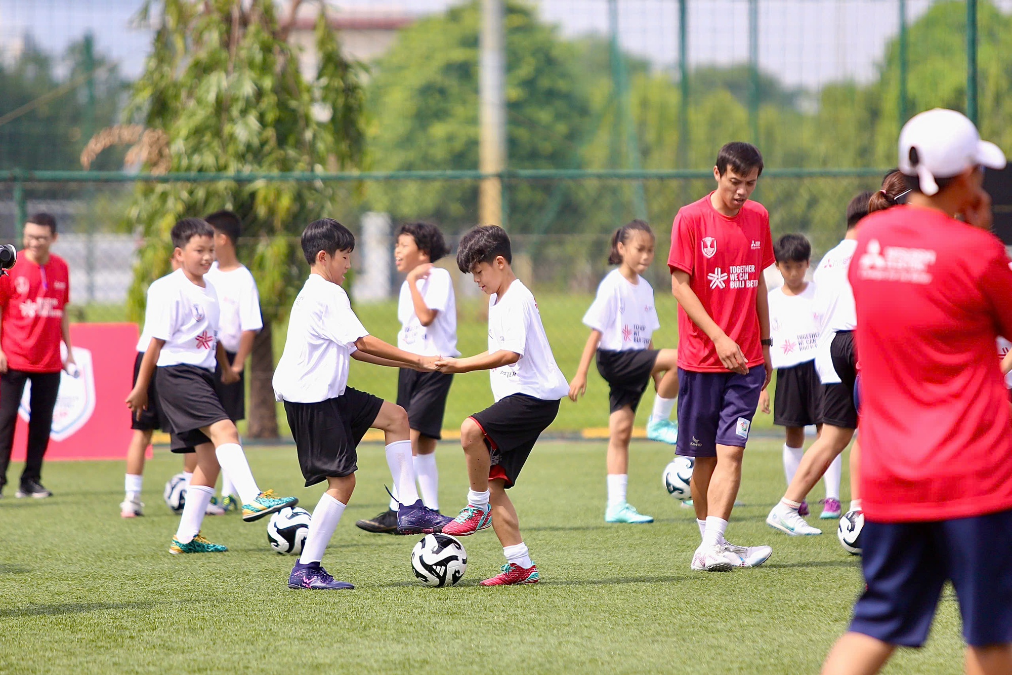 Cúp vô địch giải Đông Nam Á - ASEAN Cup 2024 đã đến Việt Nam- Ảnh 2.