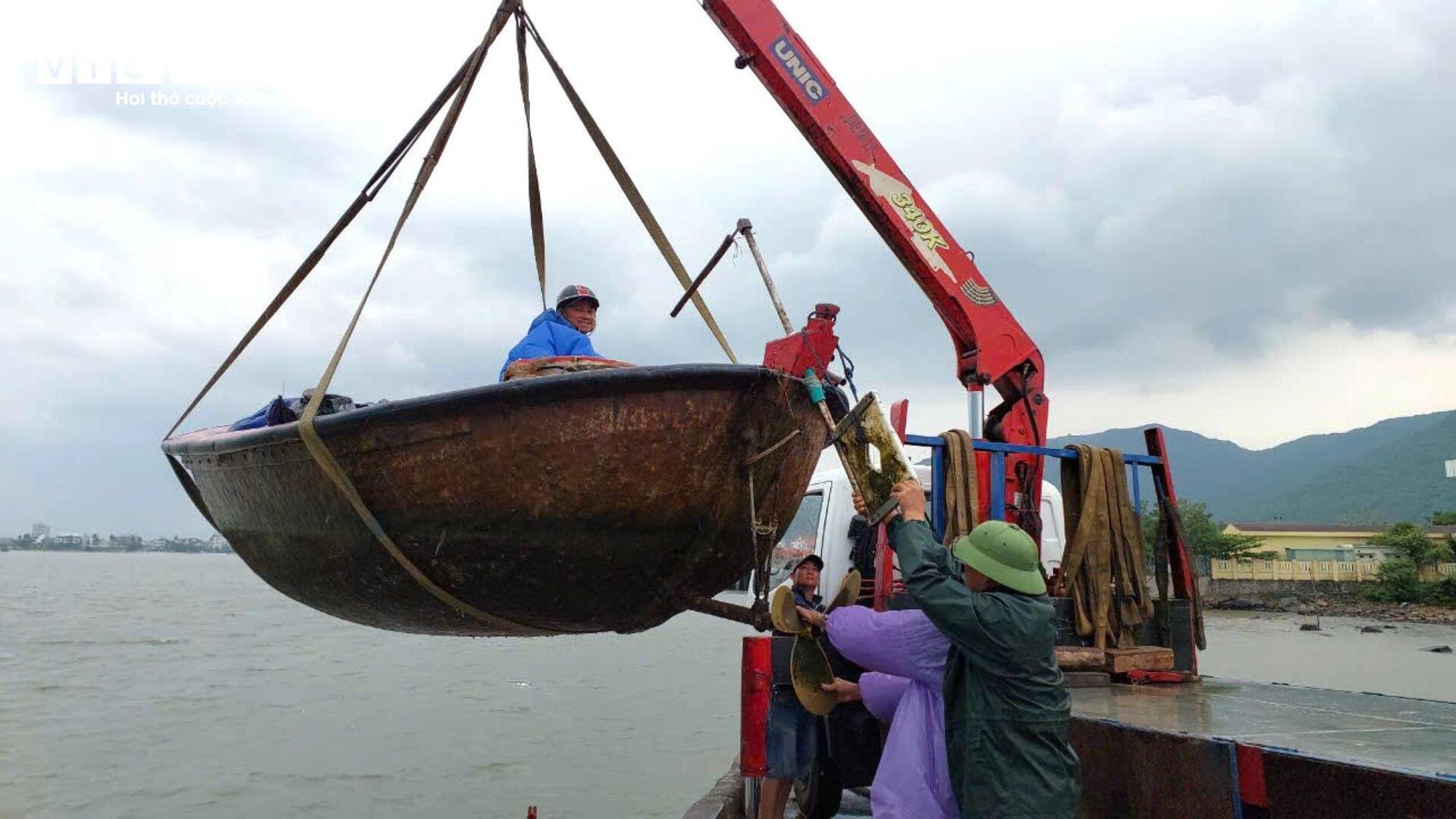 Các tỉnh, thành miền Trung hối hả phòng chống bão Trami- Ảnh 2.