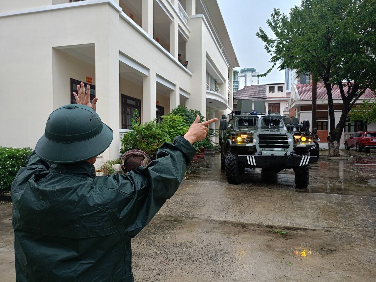 Đà Nẵng huy động 4 xe thiết giáp, lập Ban chỉ huy tiền phương ứng phó bão Trà Mi- Ảnh 4.