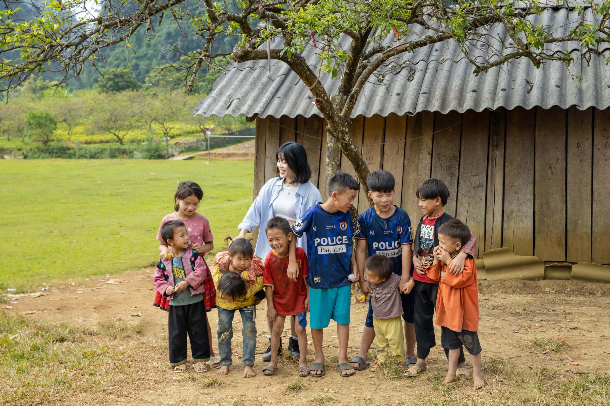 Hành trình hỗ trợ trường học bị ảnh hưởng bão lũ không cô đơn khi có nhiều bạn trẻ mong muốn cùng góp sức- Ảnh 1.