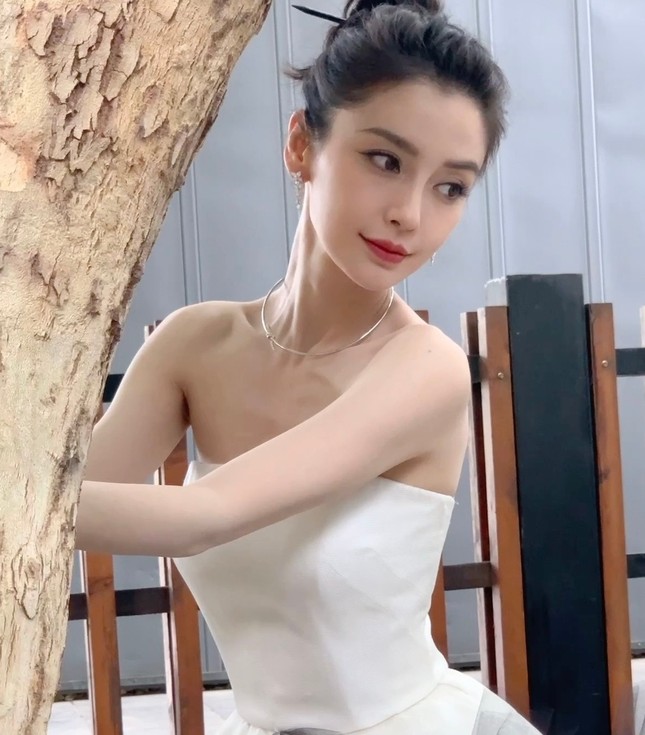 Huỳnh Hiểu Minh đang cứu Angelababy?- Ảnh 1.