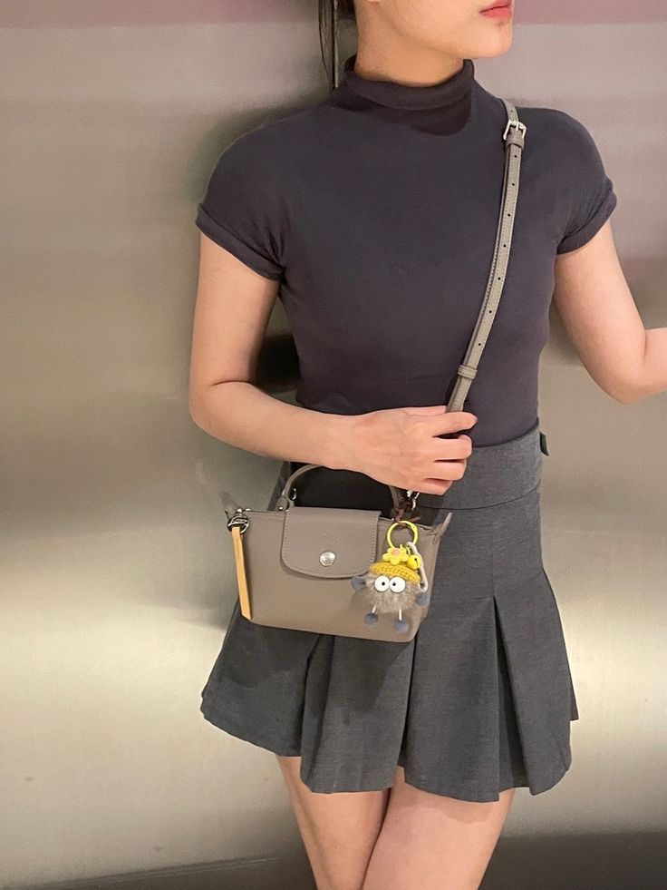 Có gì hot ở chiếc túi Longchamp dáng mini này mà dân công sở không ngại đầu tư sưu tầm đủ màu- Ảnh 29.