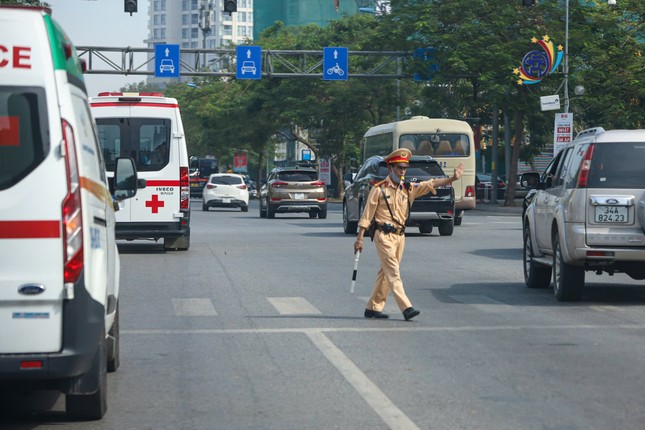 CSGT Hà Nội và câu chuyện về 'chuyến xe chuyển giao sự sống'- Ảnh 6.