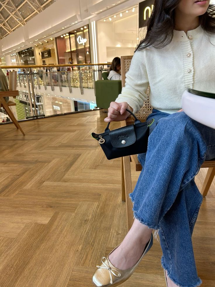 Có gì hot ở chiếc túi Longchamp dáng mini này mà dân công sở không ngại đầu tư sưu tầm đủ màu- Ảnh 26.