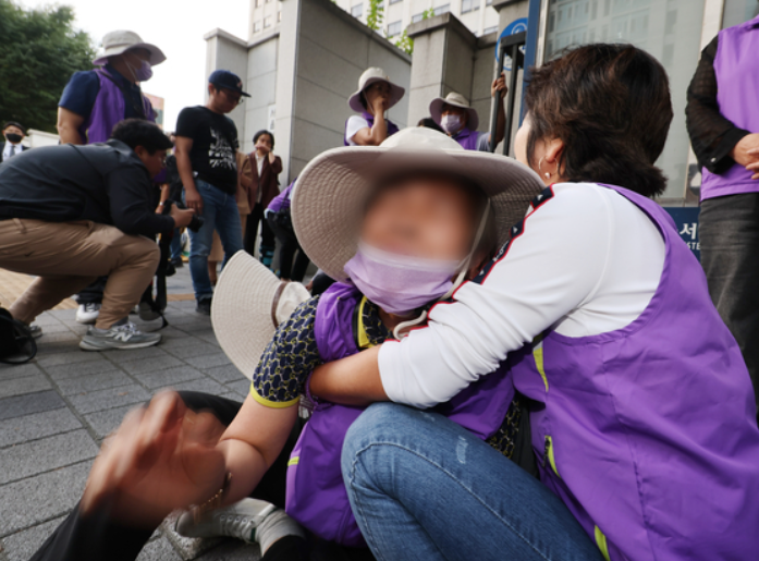 2 năm sau thảm kịch Itaewon: Con hẻm tử thần đã vắng bóng người, nhưng con đường tìm kiếm công lý vẫn còn dài- Ảnh 2.