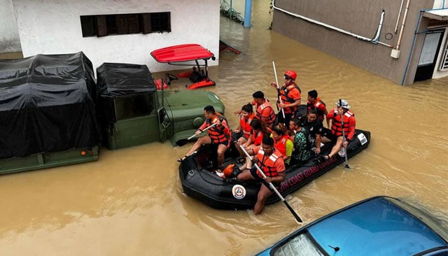 Một siêu bão mạnh khó lường đang đổ bộ vào châu Á, các quốc gia “căng mình” chờ đợi: Đường đi hướng vào đâu?- Ảnh 2.