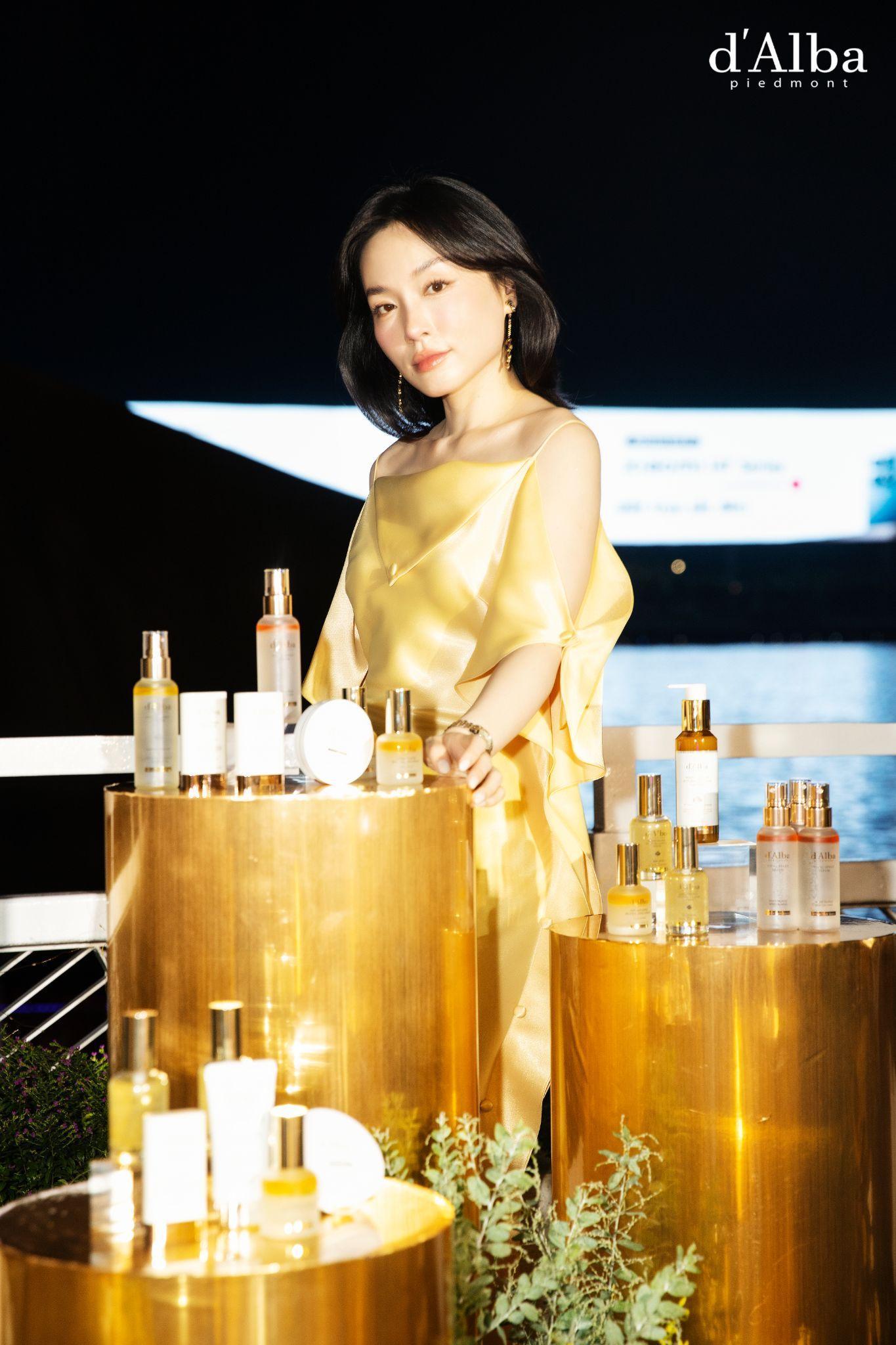 Dàn KOLs, beauty blogger đình đám đổ bộ event d’Alba: Đại sứ Châu Bùi cực ngọt ngào, Hannah Olala, Lê Hà Trúc sang phát sáng- Ảnh 4.