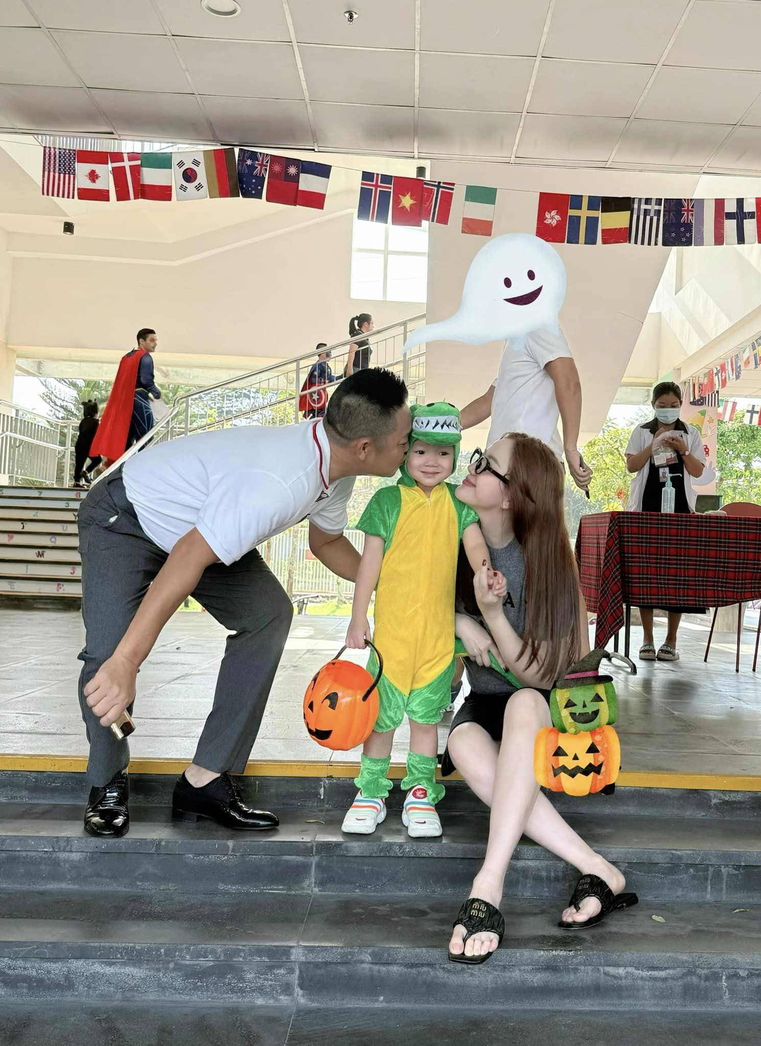 Sao Việt rần rần Halloween: 1 người 