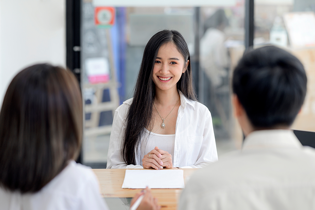 Nhà tuyển dụng hỏi: "Nếu có cơ hội công việc tốt hơn, bạn có chọn chúng tôi không?", người EQ thấp trả lời "có" hoặc "không", người EQ cao trả lời cực khôn ngoan!- Ảnh 2.