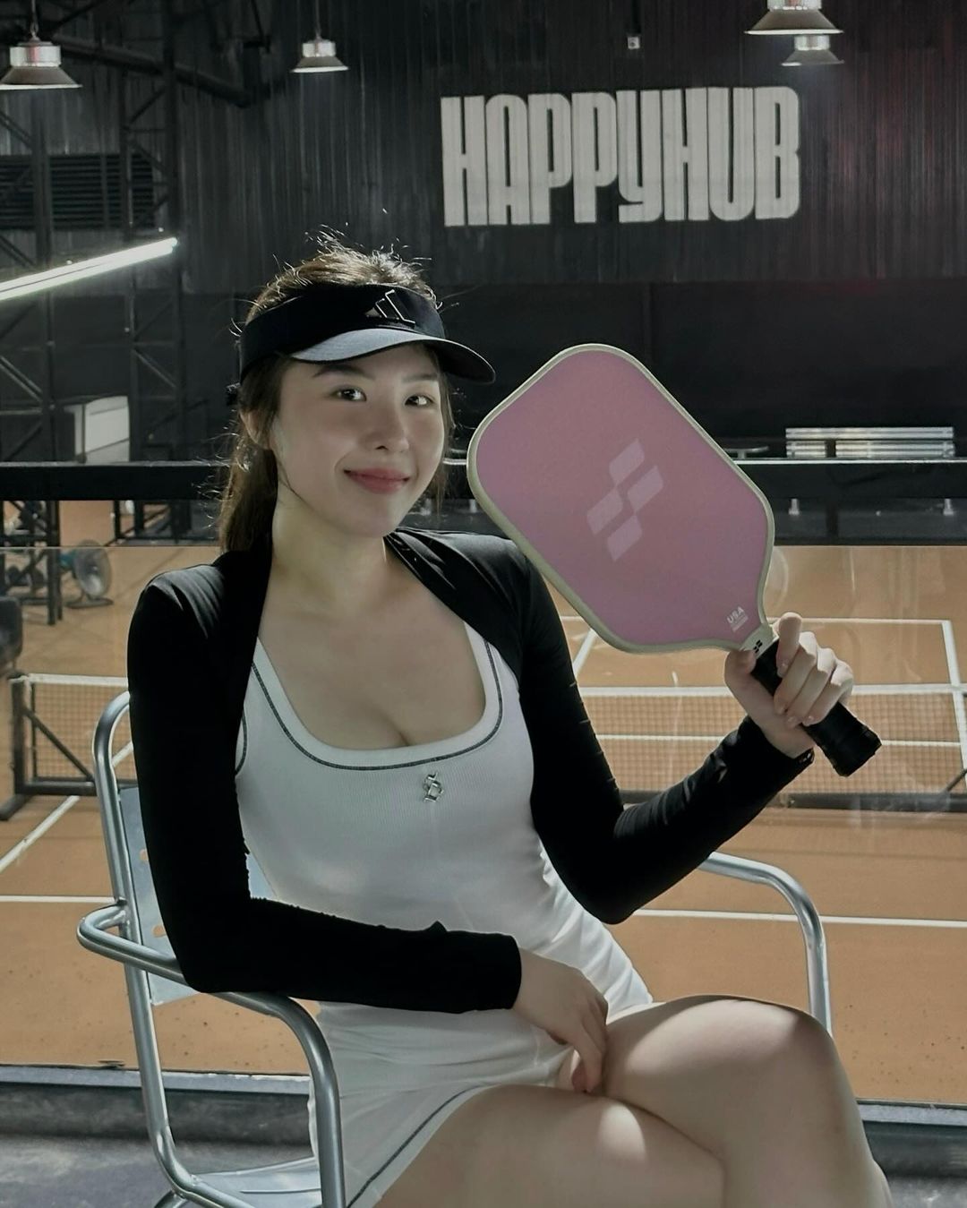 Chất chơi như Lê Khanh vợ Quân A.P: Gái một con vóc dáng đỉnh, outfit lên sân pickleball chưa trùng bộ nào- Ảnh 2.