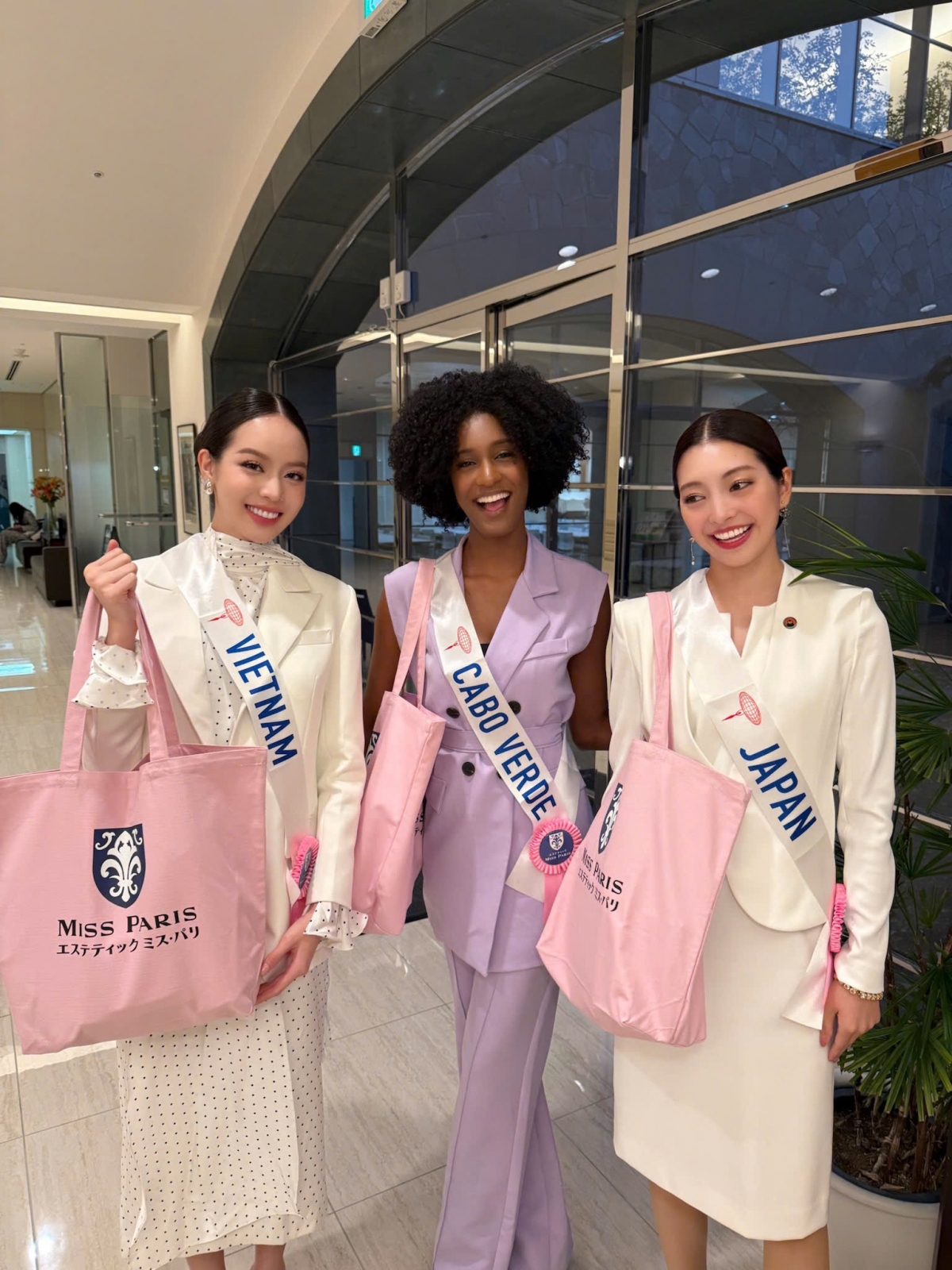 Hoa hậu Thanh Thủy dạy tiếng Việt cho dàn thí sinh Miss International 2024- Ảnh 3.