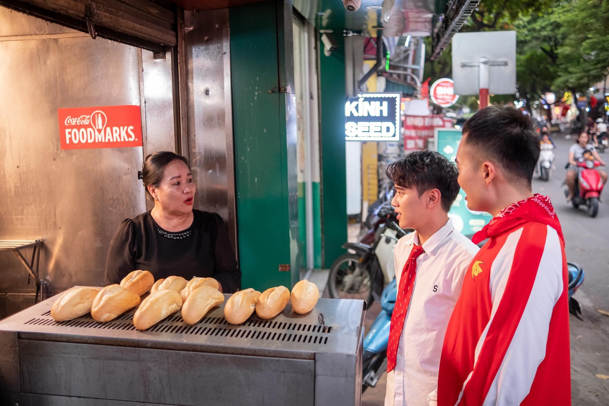 Team Bánh Mì đổ bộ Du Hí Quán Đỉnh Foodmarks tập 3, đặc sản Việt Nam phải thử ở những quán đỉnh này mới chuẩn! - Ảnh 8.