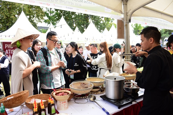 Loạt thương hiệu phở "lão làng" đại diện Việt Nam tham dự Phở Festival 2024 tại Seoul, Hàn Quốc- Ảnh 1.