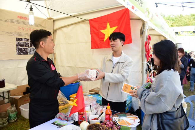 Loạt thương hiệu phở "lão làng" đại diện Việt Nam tham dự Phở Festival 2024 tại Seoul, Hàn Quốc- Ảnh 4.