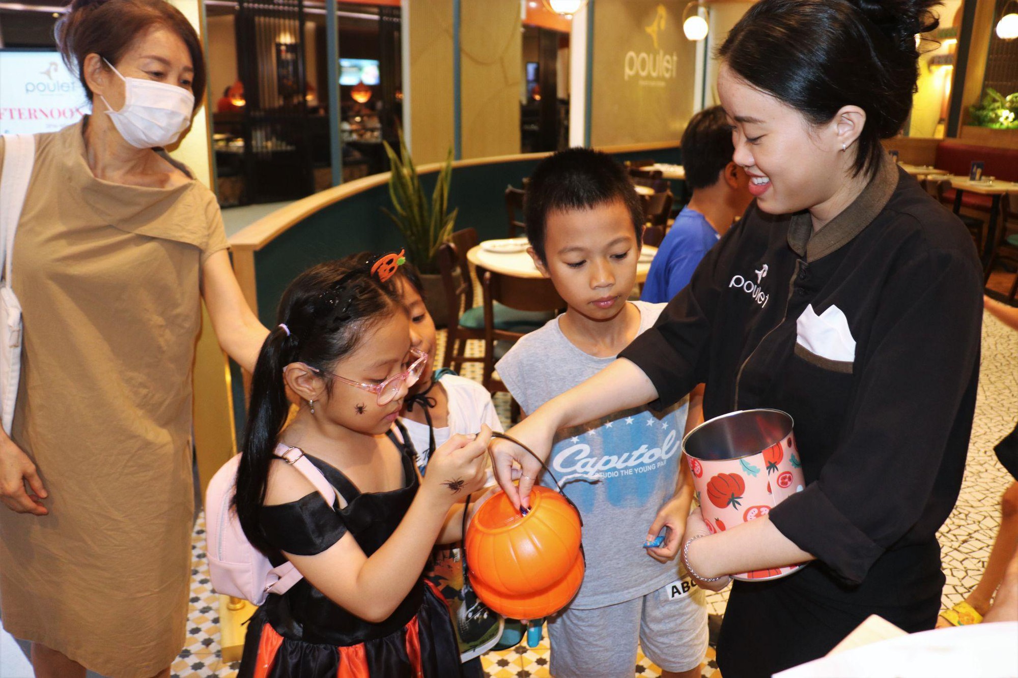 Khám phá con tàu bí ẩn, check-in cùng bí ngô khổng lồ tại Crescent Mall mùa Halloween 2024- Ảnh 5.