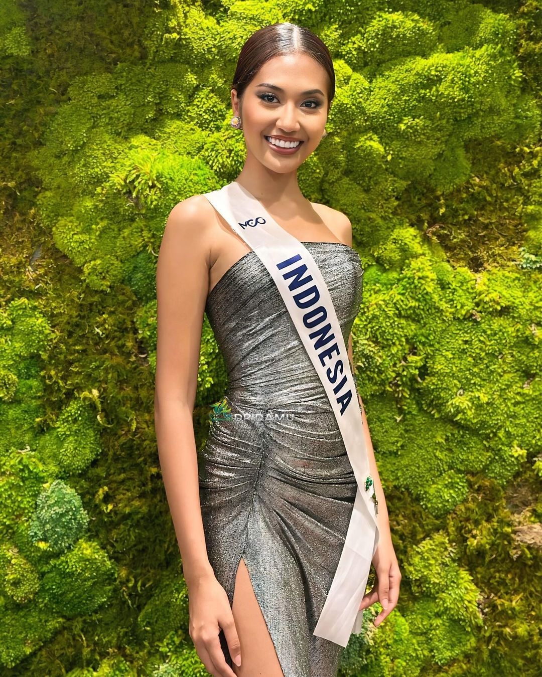 Nhan sắc gợi cảm của người đẹp Indonesia - Tân Miss Cosmo 2024- Ảnh 4.