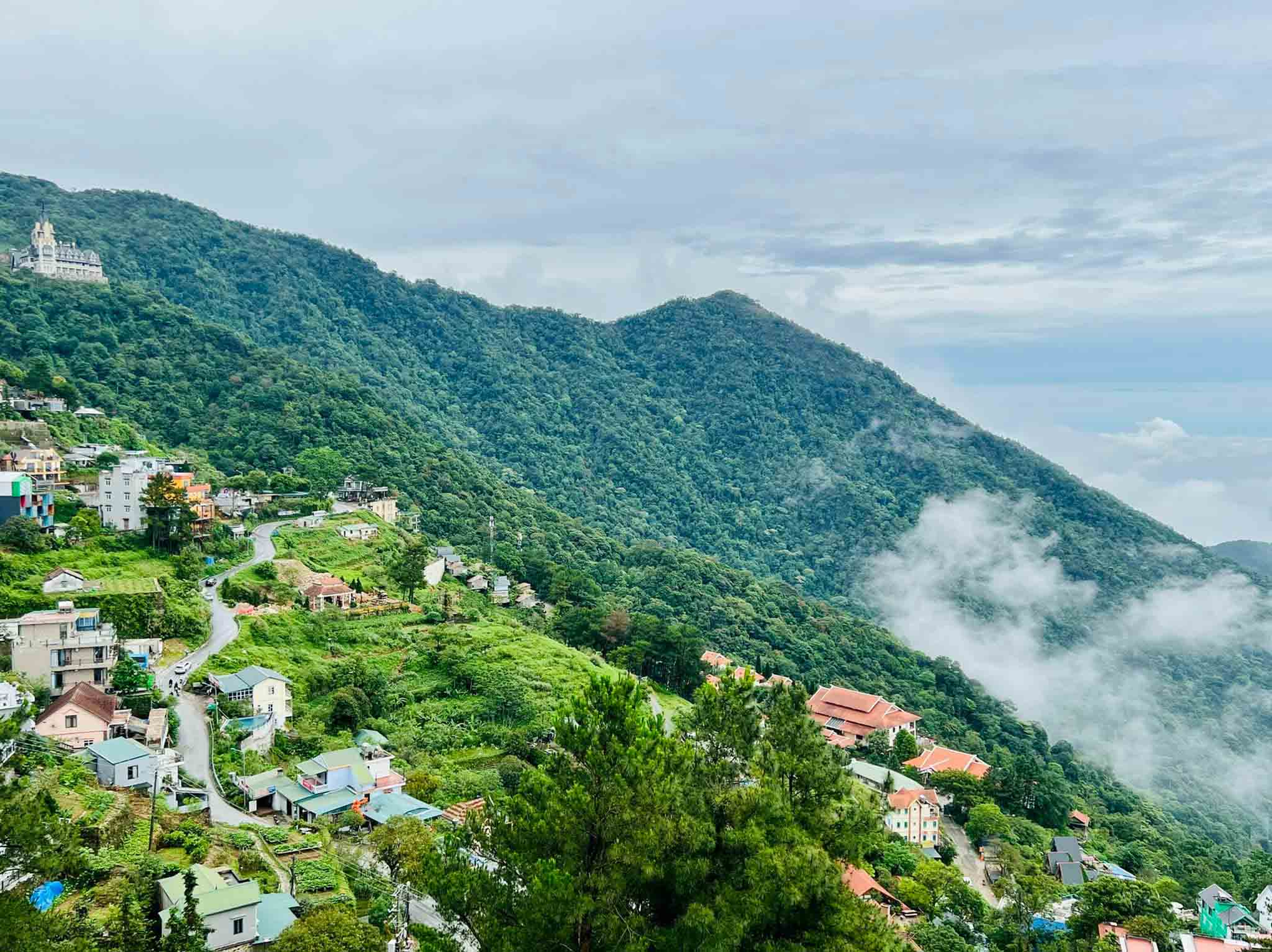 Việt Nam có 1 địa điểm từng được giải "Oscar của ngành du lịch": Là "Đà Lạt phương Bắc" mộng mơ, khiến 778.000 người mê mẩn- Ảnh 5.