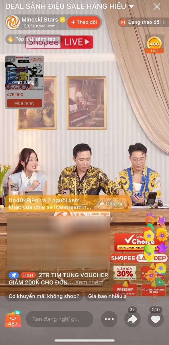 Trấn Thành lên livestream mukbang: mút tay, uống sữa ngay trên sóng, lượt xem tăng chóng mặt, phiên live giật lag liên tục- Ảnh 1.