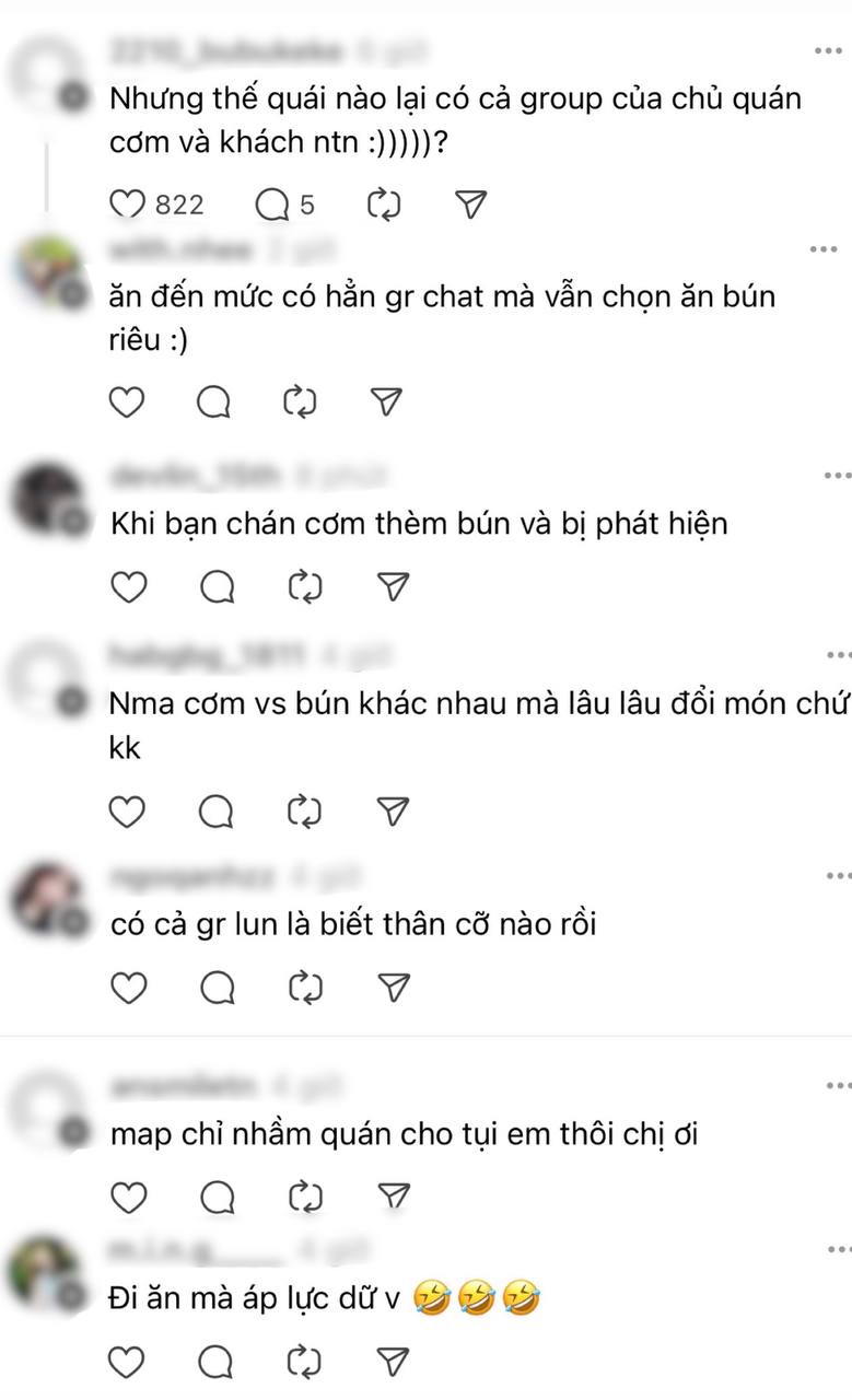 Hình ảnh nhóm thực khách ngồi ăn bún riêu nhưng lại khiến chủ tiệm cơm "đau lòng", lý do vì sao?- Ảnh 2.