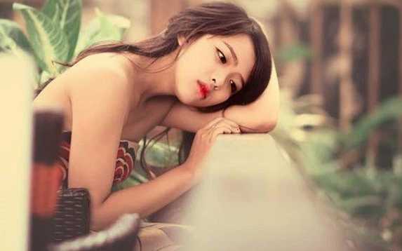 Cho&aacute;ng khi đọc đoạn tin nhắn trong điện thoại của mẹ, t&ocirc;i liền chụp m&agrave;n h&igrave;nh gửi cho anh trai, kết quả xảy ra chuyện kinh khủng hơn- Ảnh 1.