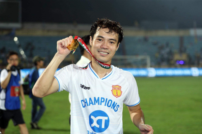 Ngày độc thân: “Người hùng” U23 Việt Nam lứa Thường Châu tuổi 28 sở hữu khối tài sản bạc tỉ, đủ nhà lầu xe hơi nhưng lận đận tình duyên- Ảnh 2.