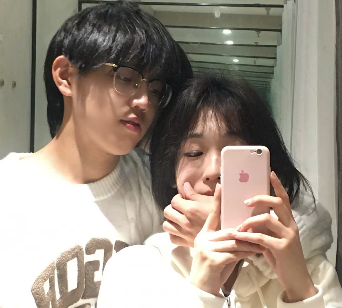 Bức ảnh chàng đi quãng đường 300km rồi ngồi giữa trời nắng làm bùng nổ tranh cãi, chính chủ buộc phải lên tiếng- Ảnh 2.