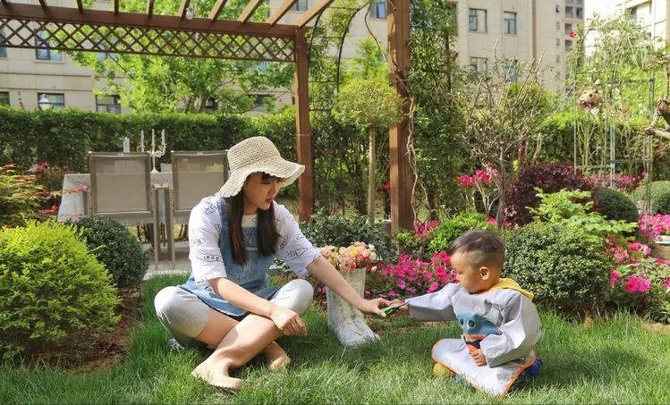 Cặp đôi dành 1 năm để biến khoảng sân 120m2 thành một khu vườn xinh đẹp và lãng mạn- Ảnh 8.