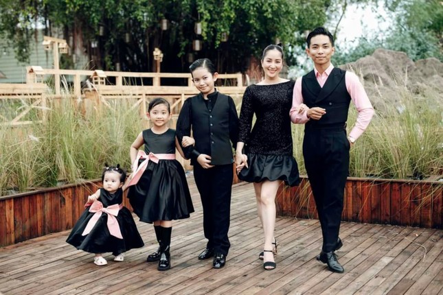 Bức ảnh gây bão nhà Khánh Thi - Phan Hiển- Ảnh 1. Bức ảnh gây bão nhà Khánh Thi - Phan Hiển- Ảnh 1.