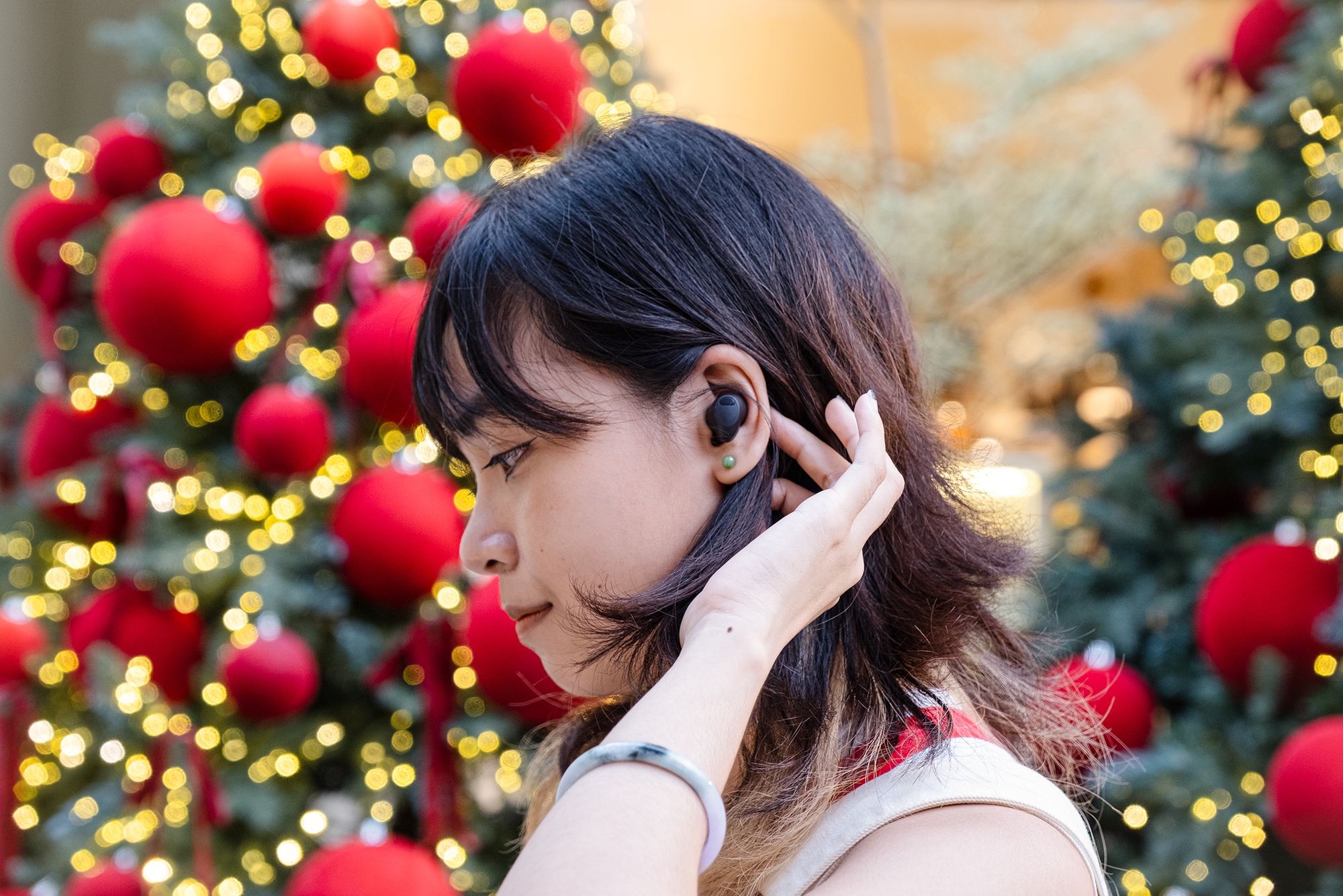 Tai nghe LG TONE Free T90S: Hộp sạc khử khuẩn, thiết kế nhỏ gọn, âm thanh "đỉnh nóc, kịch trần"- Ảnh 6.