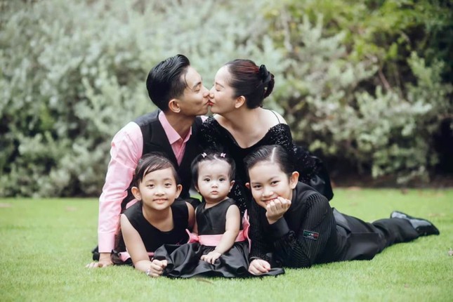 Bức ảnh gây bão nhà Khánh Thi - Phan Hiển- Ảnh 2. Bức ảnh gây bão nhà Khánh Thi - Phan Hiển- Ảnh 2.