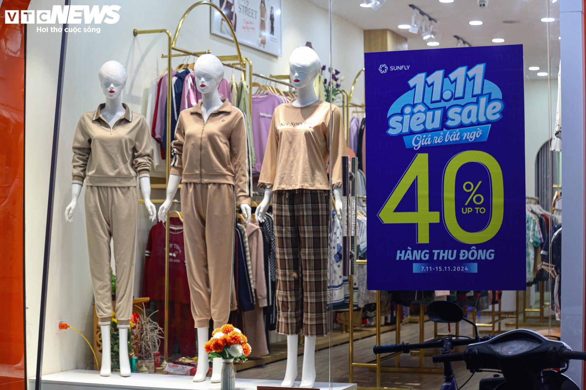 Khách thờ ơ mua sắm, cửa hàng vắng ngắt trước ngày hội siêu giảm giá 11/11- Ảnh 6.