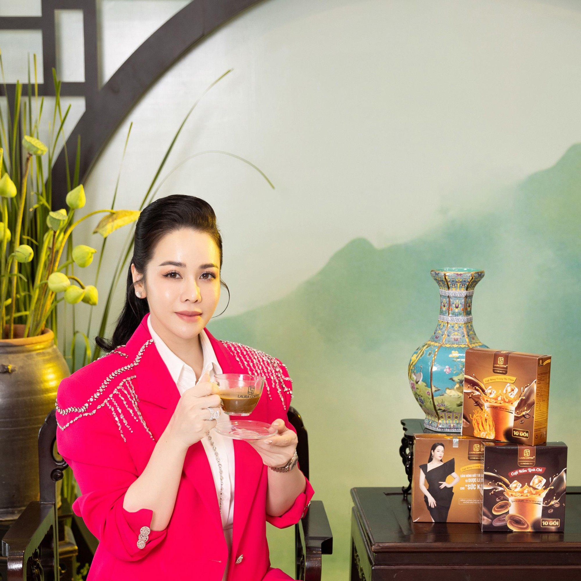 Laura Coffee tiếp đón đặc sắc, nam vương thế giới hoá “giao diện” miền Tây Nam Bộ- Ảnh 2.