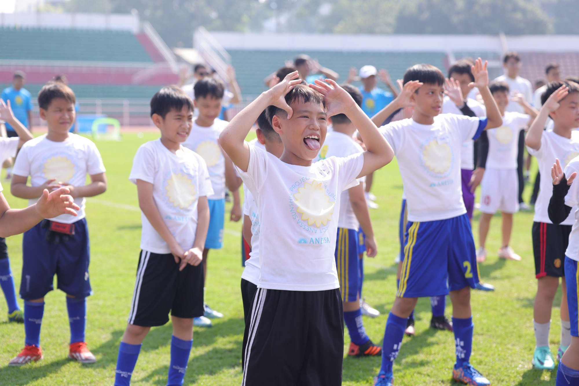ANESSA Sunshine Project ươm mầm đam mê bóng đá cho hàng trăm cầu thủ nhí- Ảnh 3.