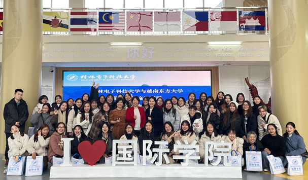 Khoa Ngoại ngữ Đại học Phương Đông - 30 năm sáng tạo và không ngừng đổi mới- Ảnh 8.