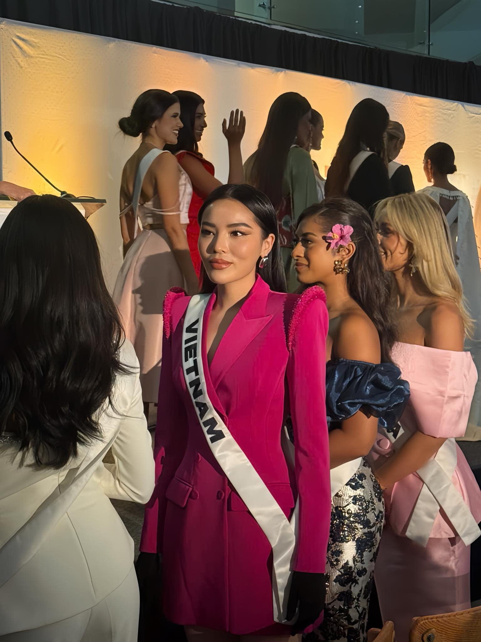 Căng: 1 Hoa hậu phạm "trọng tội" với chủ tịch Miss Universe ngay trước bán kết- Ảnh 7.