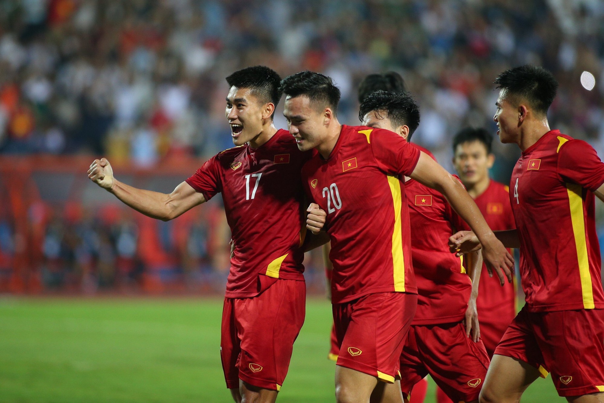 “Chảo lửa” thay sân Mỹ Đình ở AFF Cup: Đạt chuẩn châu Á, giữ 1 kỷ lục khó tin của bóng đá Việt Nam- Ảnh 2.