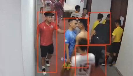 VPF x&aacute;c định cầu thủ g&acirc;y hấn vụ đ&aacute;nh nhau đổ m&aacute;u tr&ecirc;n s&acirc;n Thống Nhất, hai cầu thủ đối diện &aacute;n phạt nặng- Ảnh 1.